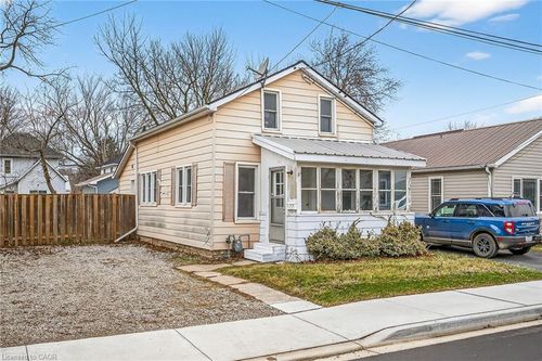 422 Griffith St, Dunnville, ON, N1A2P3 | Card Image