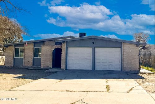 904 La Barca Dr, El Paso, TX, 79907-3231 | Card Image