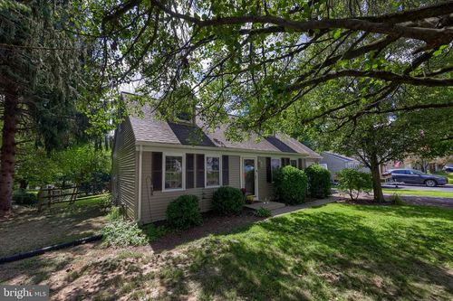 3320 Poplar Ln, Mountville, PA, 17554-1242 | Card Image