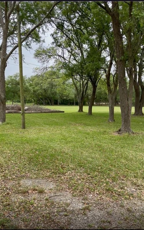 2702 Lake Rd, La Marque, TX, 77568-6517 | Card Image