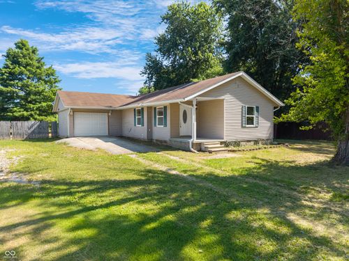 353 Trinton Cir, Bedford, IN, 47421-7554 | Card Image
