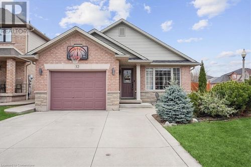 32 Sonoma Lane, Stoney Creek, ON, L8E6B5 | Card Image