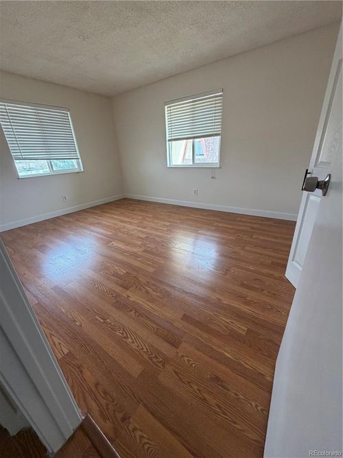 1-302-10211 Ura Lane, Thornton, CO, 80260 | Card Image