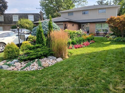 15 Pine Ridge Lane, Brampton, ON, L6W1G6 | Card Image