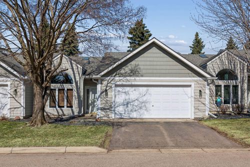 805 Southcross Dr E, Burnsville, MN, 55306-6318 | Card Image