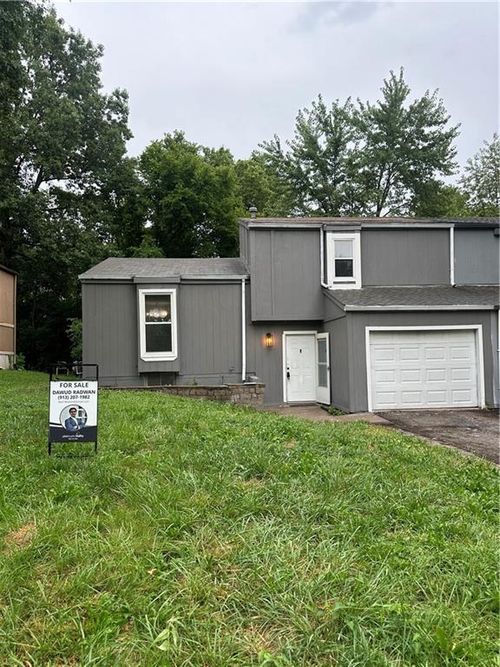 9525 Manning Ave, Kansas City, MO, 64134-2230 | Card Image