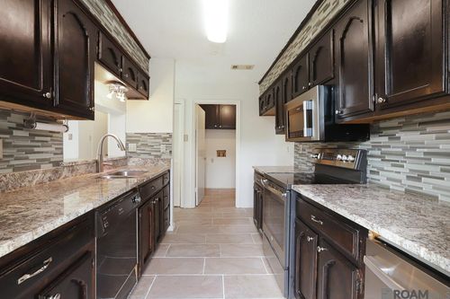 37-4625 Parkoaks Dr, Baton Rouge, LA, 70816-4779 | Card Image