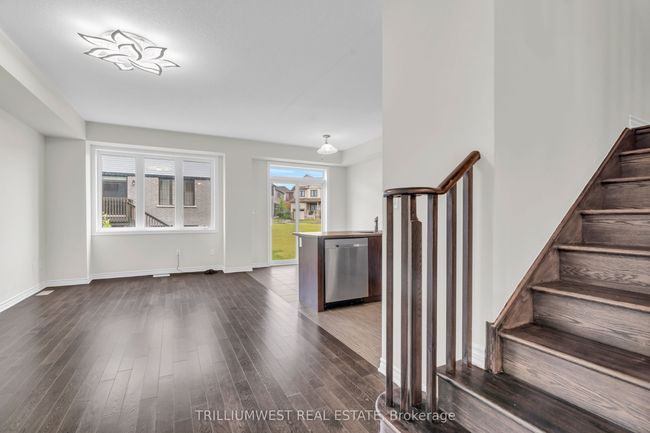 377 Dolman St, House attached with 3 bedrooms, 3 bathrooms and 2 parking in Breslau ON | Image 9