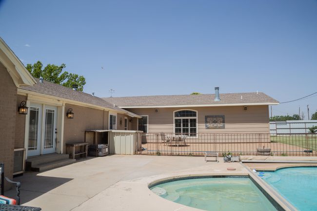 1308 W 24 Th St, House other with 4 bedrooms, 3 bathrooms and null parking in Plainview TX | Image 77