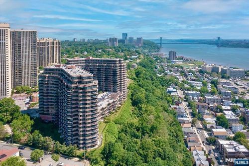 100 Carlyle Dr, Cliffside Park, NJ, 07010-3501 | Card Image