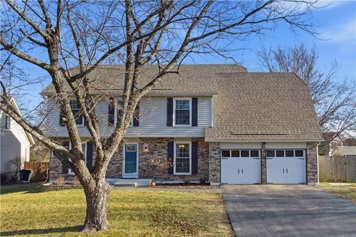 1701 E Sheridan Bridge Ln, Olathe, KS, 66062-2231 | Card Image