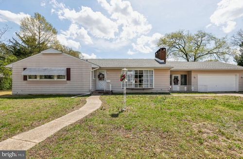 212 W Pleasant St, Hammonton, NJ, 08037-1343 | Card Image