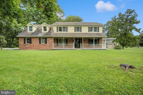 6492 Burning Tree Ter, FAYETTEVILLE, PA, 17222-9232 | Card Image