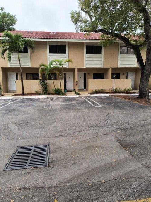 9286 Nw 40th St, Coral Springs, FL, 33065-2944 | Card Image