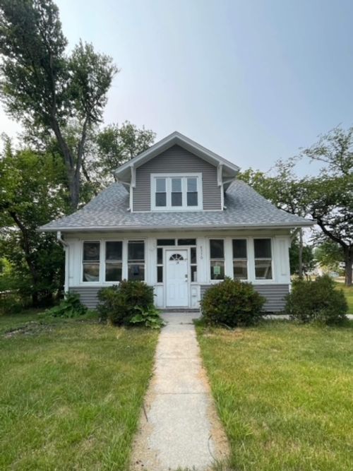1f-8370 Archer Ave, Willow Springs, IL, 60480-1602 | Card Image