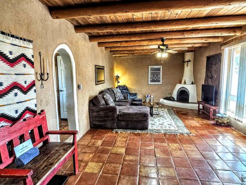 2 Latilla Ln, Arroyo Seco, NM, 87514-5018 | Card Image