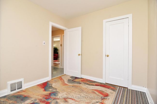 7 Sophia St, House other with 3 bedrooms, 2 bathrooms and 4 parking in Brampton ON | Image 23