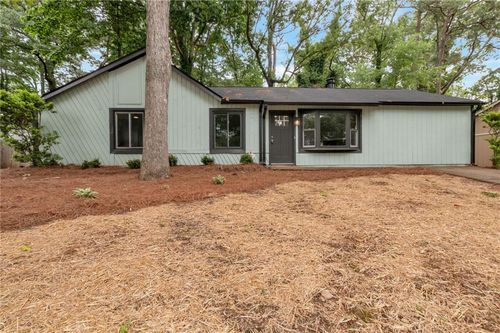1071 Forest East Dr, Stone Mountain, GA, 30088-2918 | Card Image