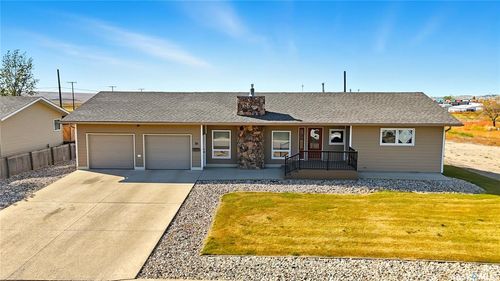 50 1st Ave Sw, Swift Current, SK, S9H3G9 | Card Image