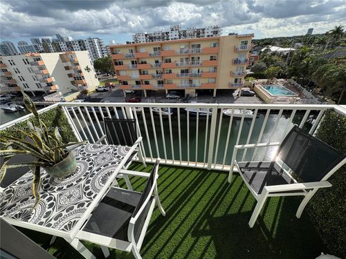 apt-504-3536 Ne 168th St, North Miami Beach, FL, 33160-3577 | Card Image