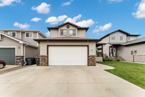 23 Somerset Pl Se, Medicine Hat, AB, T1B0G9 | Card Image