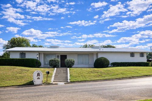 2712 46th St, Snyder, TX, 79549-5804 | Card Image