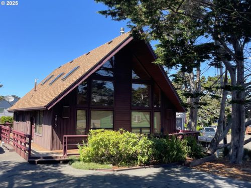 3015 Nw Keel Ave, Lincoln City, OR, 97367-4642 | Card Image