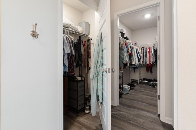 2 Closets! | Image 26
