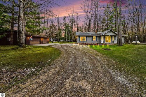 5376 Ausable Dr, Hale, MI, 48739-8727 | Card Image