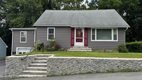 16 Haggerty St, Adams, MA, 01220-1913 | Card Image