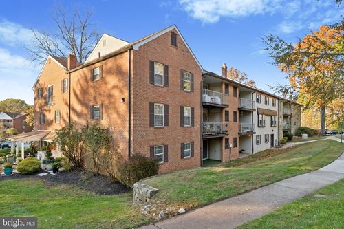 71 Drummers Ln, WAYNE, PA, 19087-1513 | Card Image