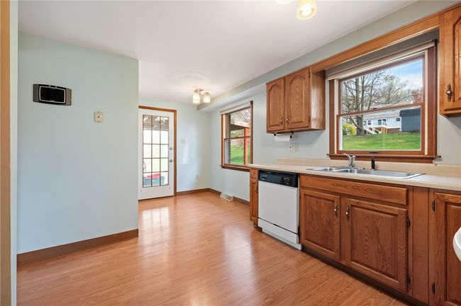 201 Cameron Dr, House other with 3 bedrooms, 3 bathrooms and 2 parking in Irwin PA | Image 11
