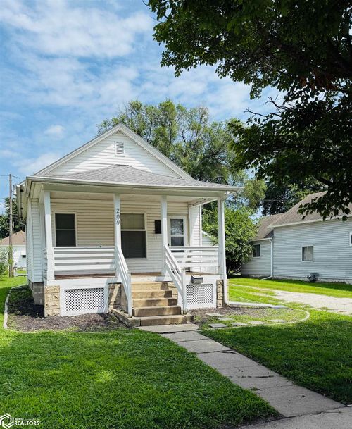 209 S Lincoln St, Creston, IA, 50801-2944 | Card Image