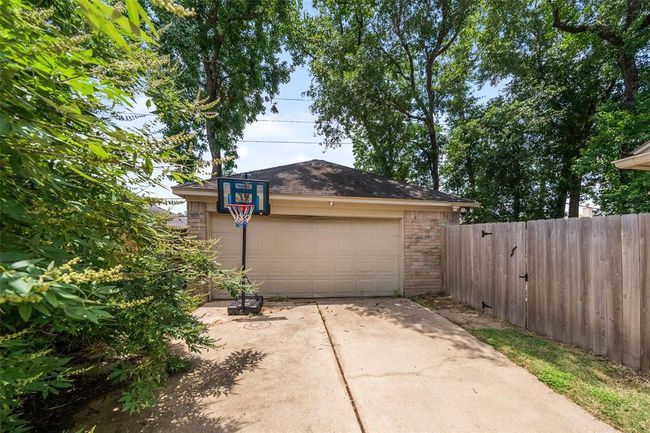 20407 Weald Way St, House other with 4 bedrooms, 3 bathrooms and 2 parking in Spring TX | Image 30