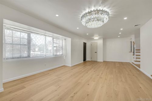 26 Roseanne Dr, Woodbury, NY, 11797-1903 | Card Image