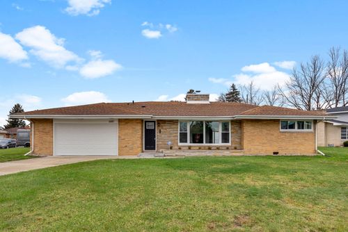 5585 Jackson St, Merrillville, IN, 46410-2047 | Card Image