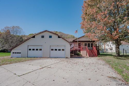 145 Water St, Hooversville, PA, 15936-8028 | Card Image