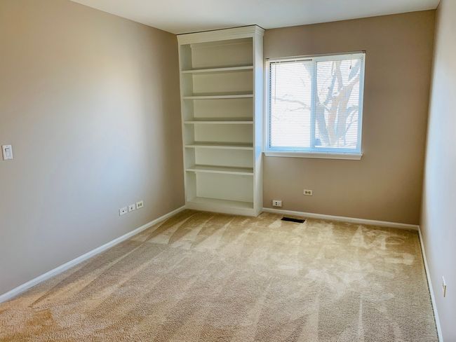 227 Wellington Cir, Townhouse with 2 bedrooms, 2 bathrooms and 1 parking in Gurnee IL | Image 8