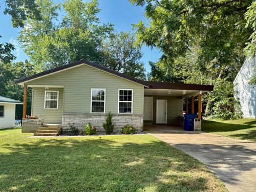 206 E Chestnut St, Houston, MO, 65483-1527 | Card Image