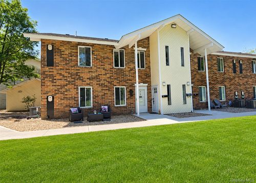 9-9 Navajo Court, Brookhaven, NY, 11727 | Card Image