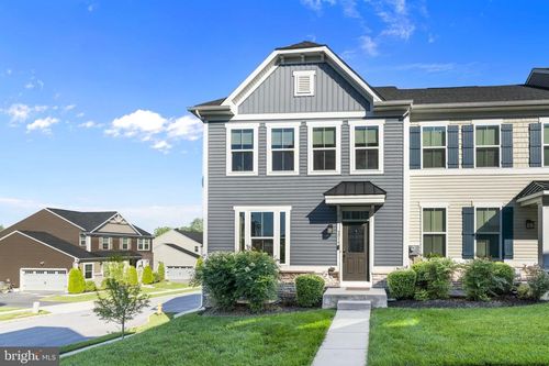 2015 Stargazers Rd, ROMANSVILLE, PA, 19320-4844 | Card Image