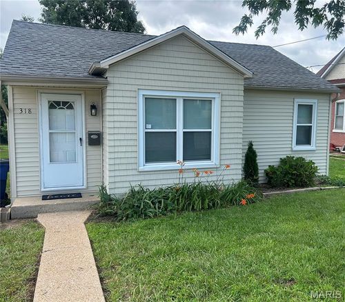 318 Central Ave, Union, MO, 63084-1206 | Card Image