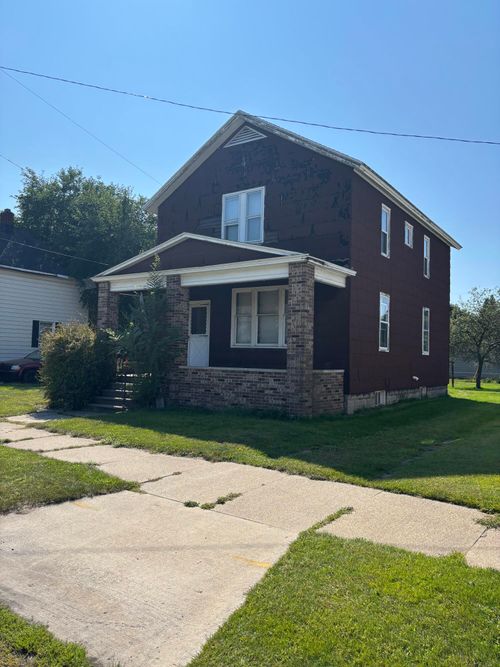 810 Vine St, Manistee, MI, 49660-3141 | Card Image