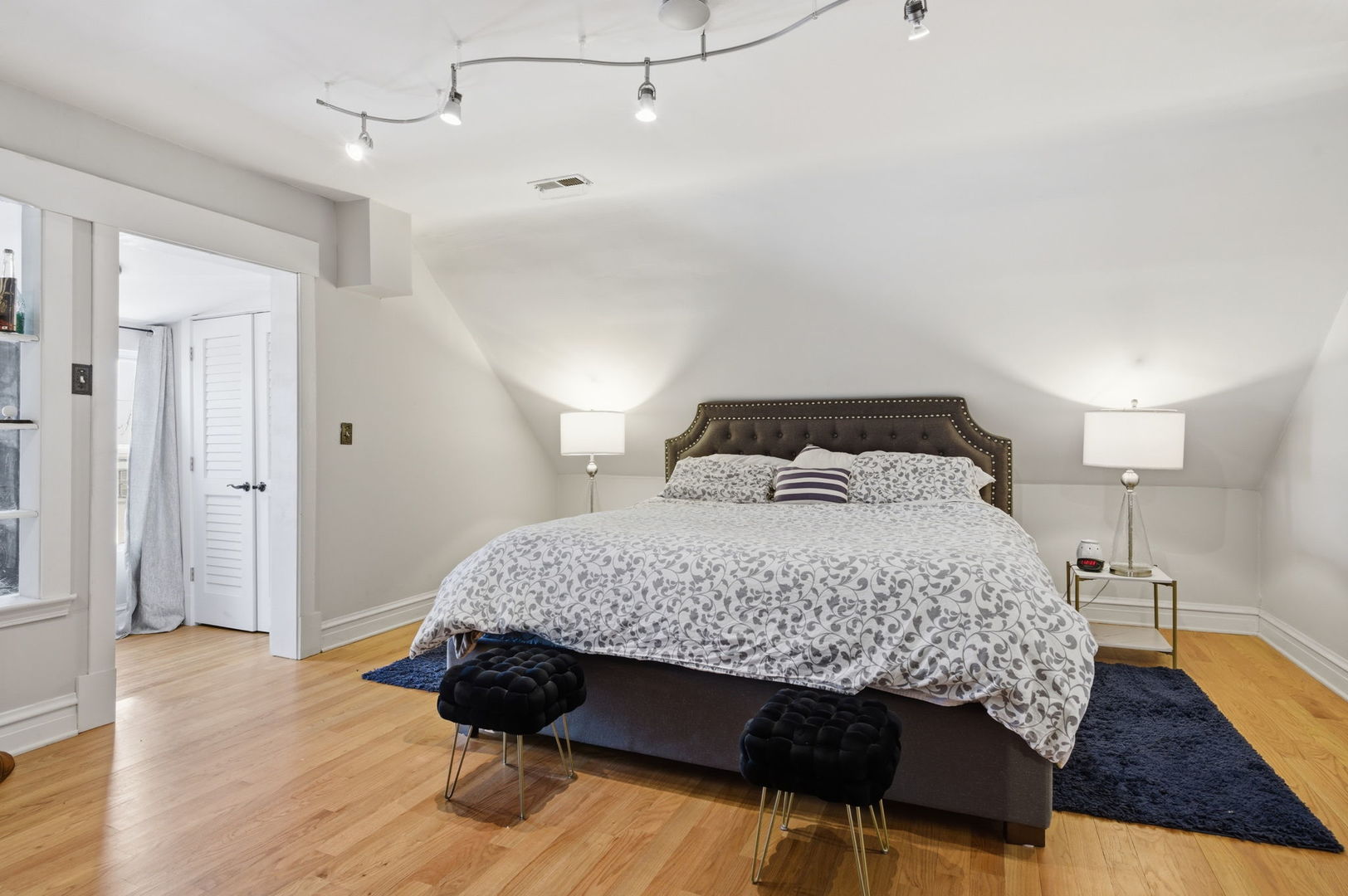 Residential Lease in Forest Park 4