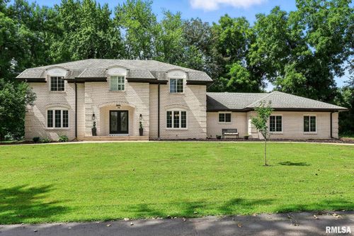 26 Briarwood Ln, Bettendorf, IA, 52722-5404 | Card Image