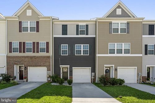 158 Vespucci Ln, MARTINSBURG, WV, 25404-1802 | Card Image