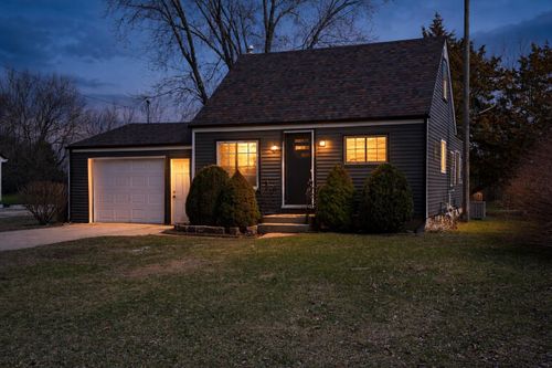 8415 Ravere St, Machesney Park, IL, 61115-2573 | Card Image