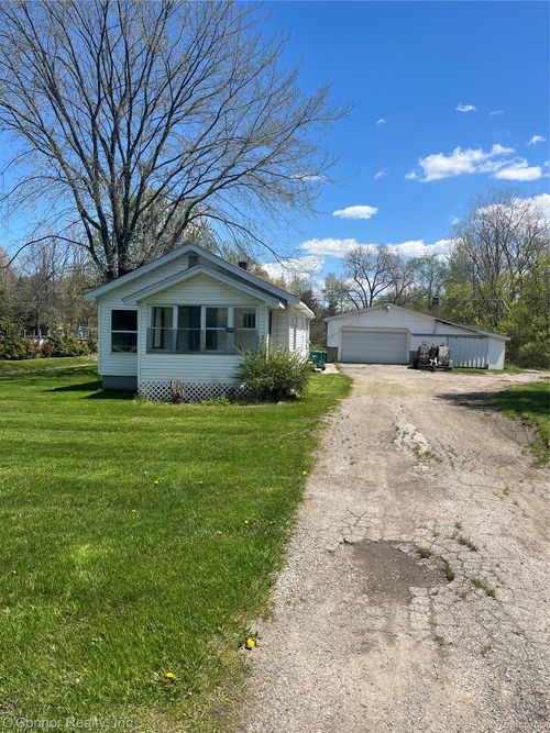 1908 Range Rd, Port Huron, MI, 48060-7453 | Card Image