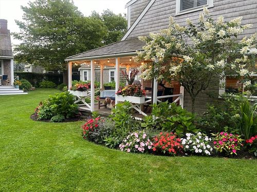 28 Morey Ln, Nantucket, MA, 02554-7493 | Card Image