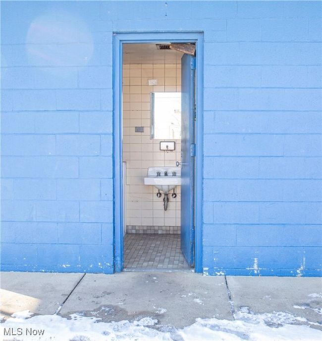 View of entrance to property | Image 16